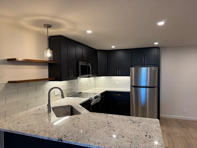 1735 S Cheyenne Ave #E — Photo 3