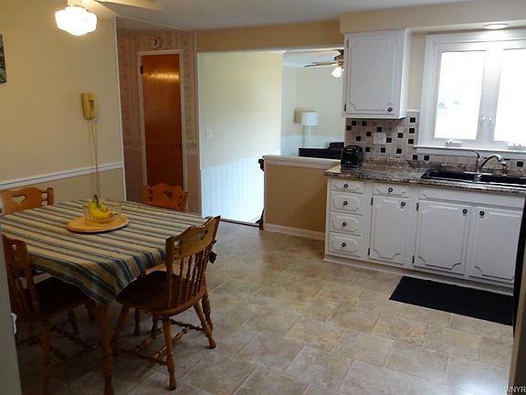 4th image of 43 Albert Dr