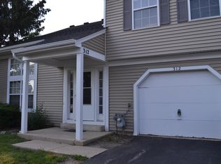 312 Wisteria Dr, Streamwood, IL