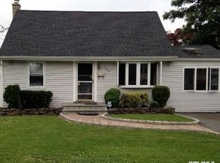 155 Van Buren St, West Babylon, NY 11704