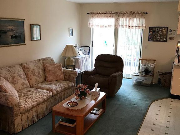 3rd image of 85 Elmwood Park Dr APT 58