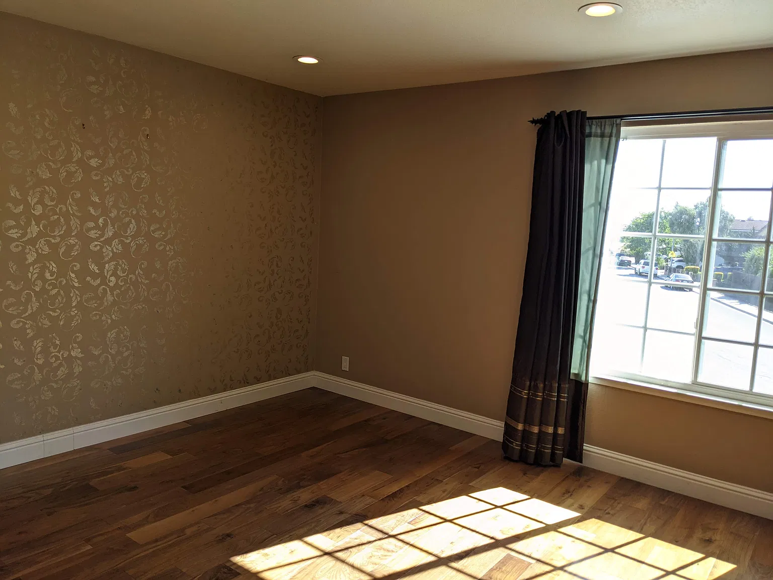 4 bed, 2.5 bath, 1773 sqft, $4,950 — Photo 2