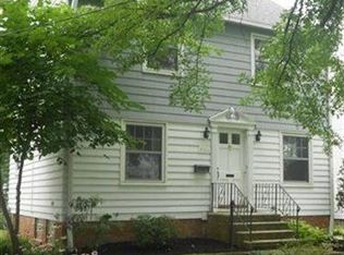 1412 Gordon Rd, Lyndhurst, OH 44124