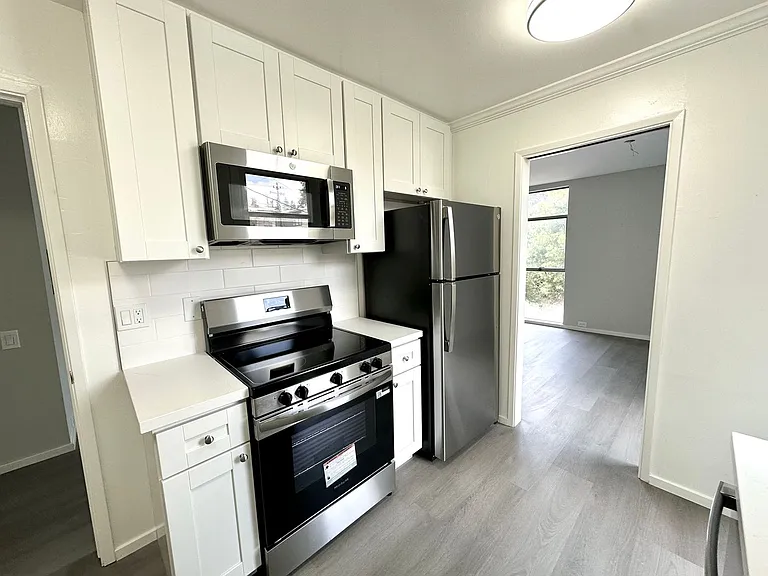 3792 Harrison St — Photo 10
