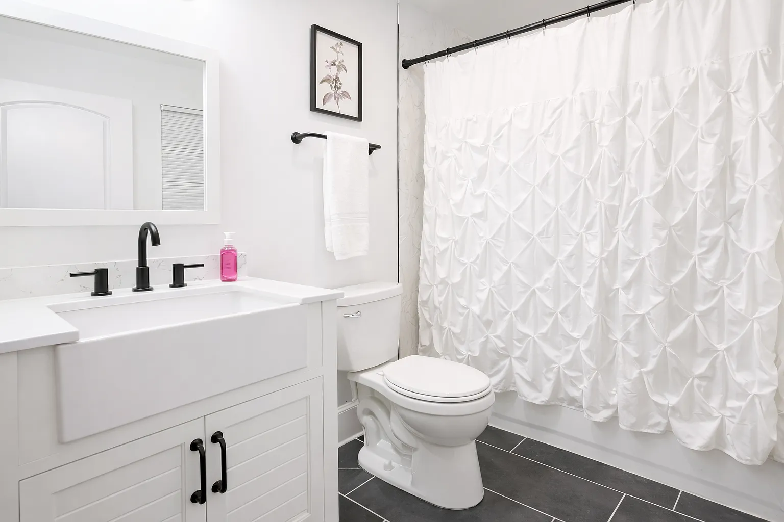 3 bed, 2256 sqft, $8,500 — Photo 4