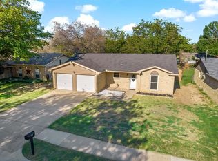 6716 Summit Ridge Dr, Fort Worth, TX 76148