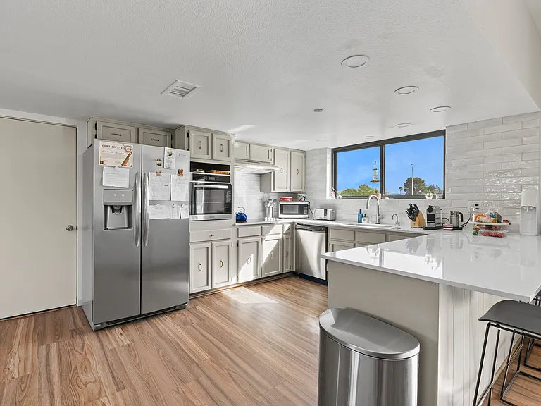 1398 Heather Dr — Photo 11