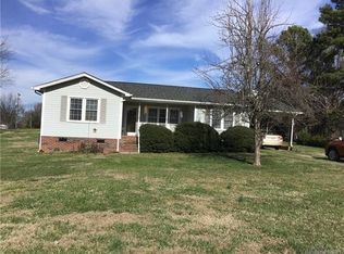 409 E Hartford Ave, Bessemer City, NC 28016