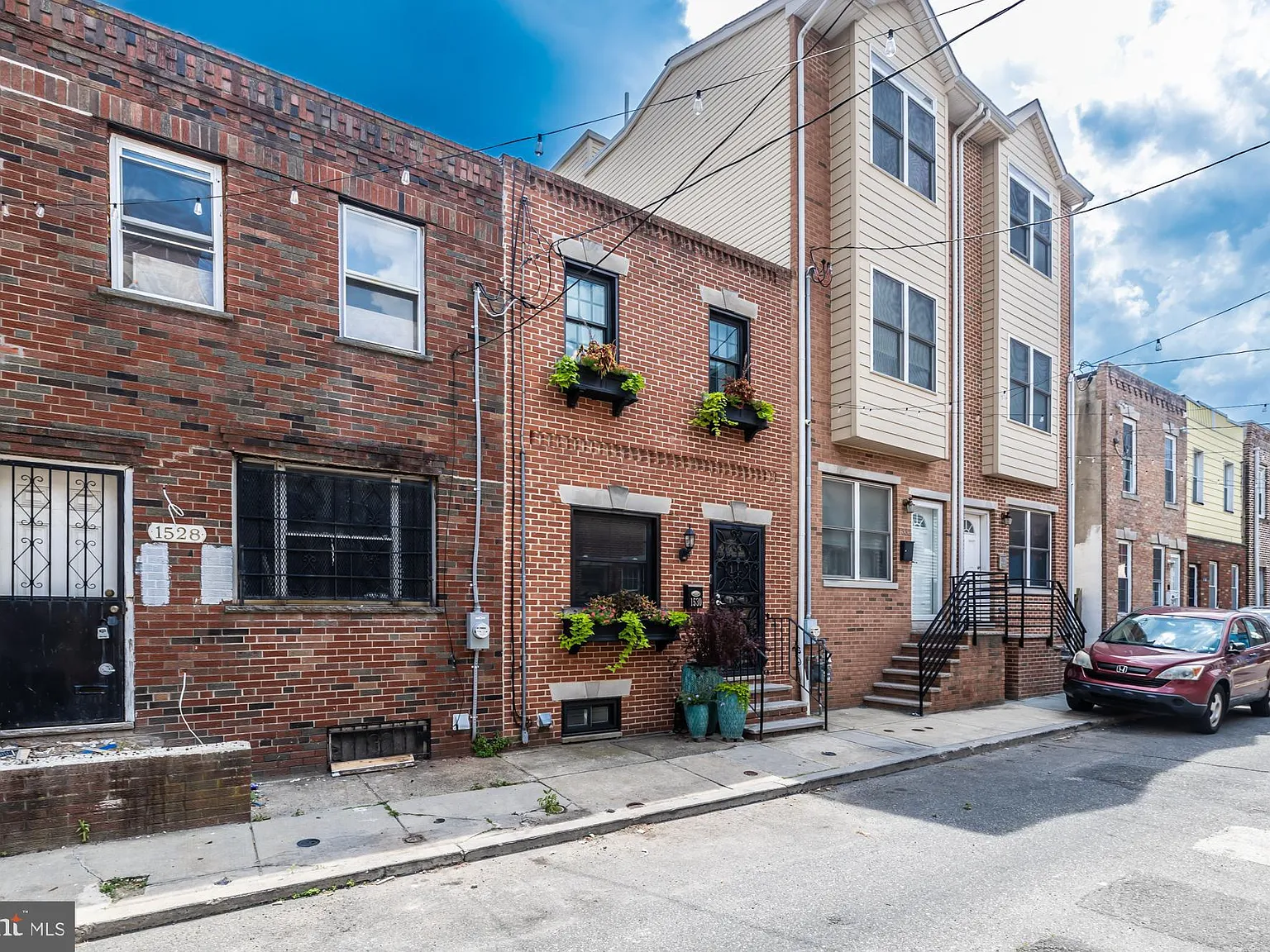 2 bed, 2.5 bath, 1260 sqft, $2,395 — Photo 3