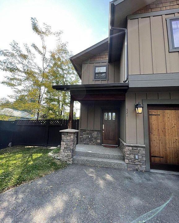 Sought after end unit.