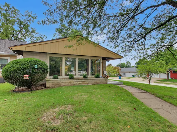 1300 S 22nd St, Quincy, IL 62301