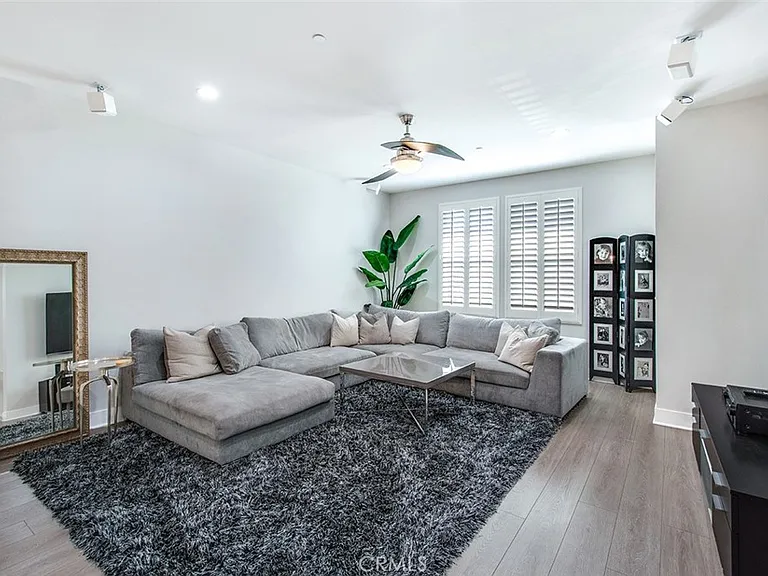10 Brownstone Way — Photo 3