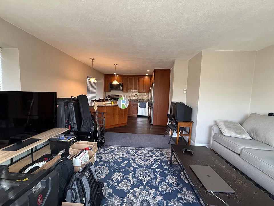 360 Market St #5