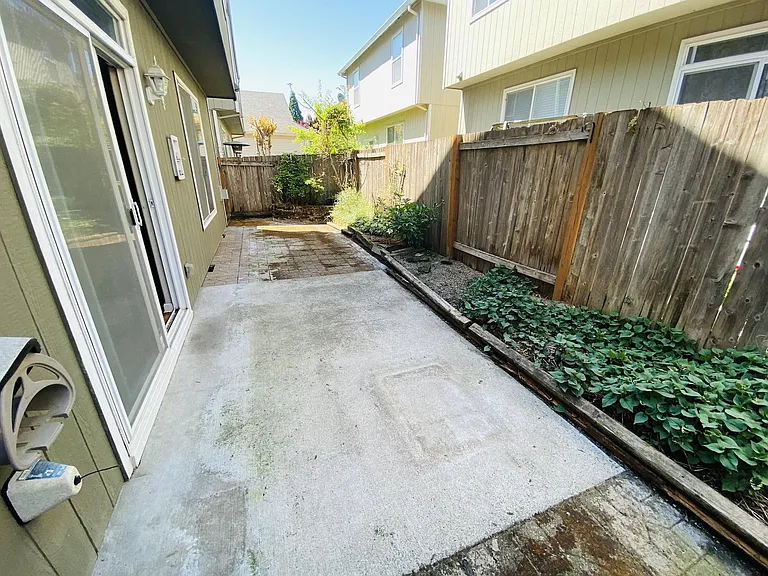 4199 SE Russell St — Photo 10