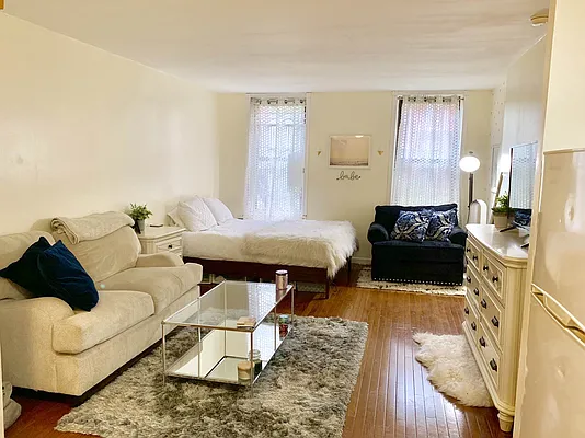 Rented by Compass | media 11