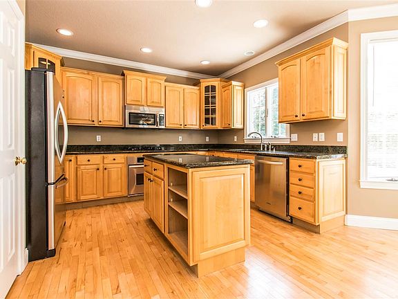 3rd image of 9213 Philander Chase Ln