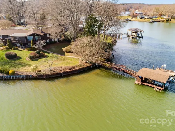 3704 Border Creek Ct, Denver, NC 28037