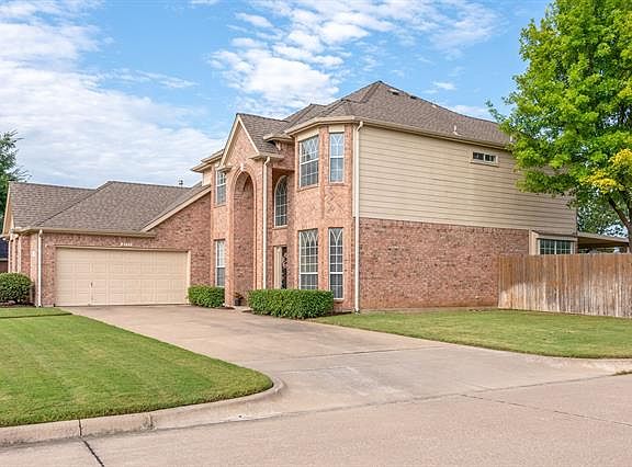 3rd image of 2711 Rocky Creek Dr