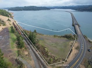 92851 Trans Pacific Ln, North Bend, OR 97459