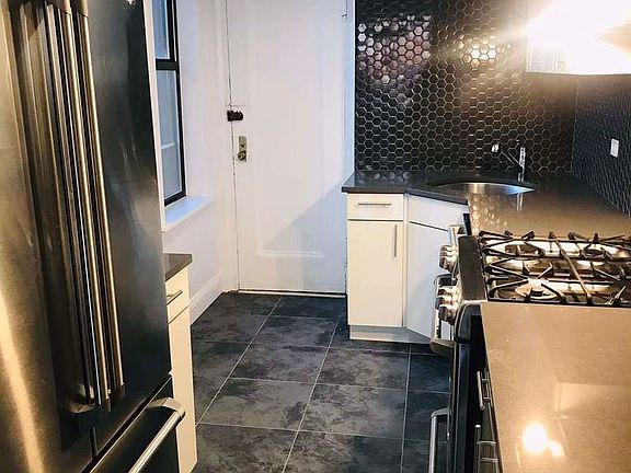 5th image of 207 W 106th St APT 16E