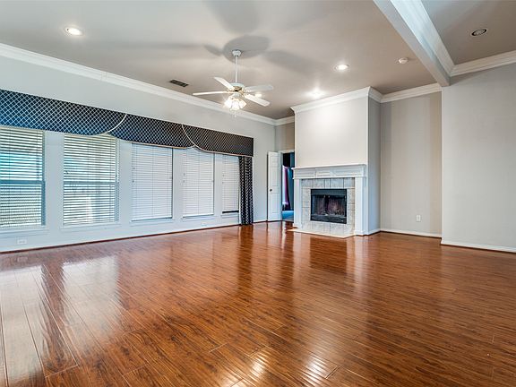 3rd image of 8934 Colonial Dr