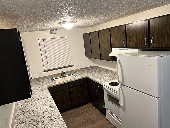 3rd image of 3613 Butternut Dr #3613
