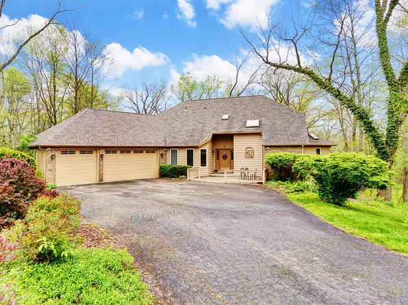 7601 Bale Kenyon Rd, Lewis Center, OH 43035