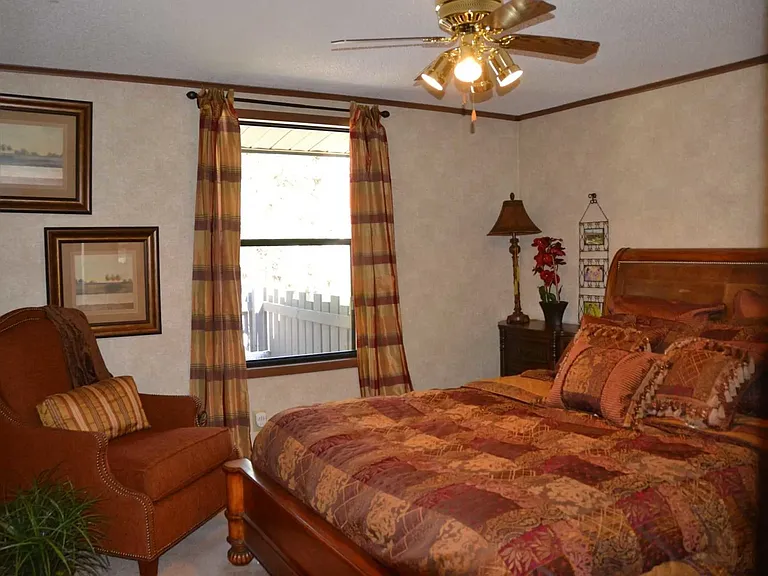 Rowanoake Apartments — Photo 7