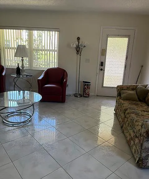 457 Flanders I #457 — Photo 4