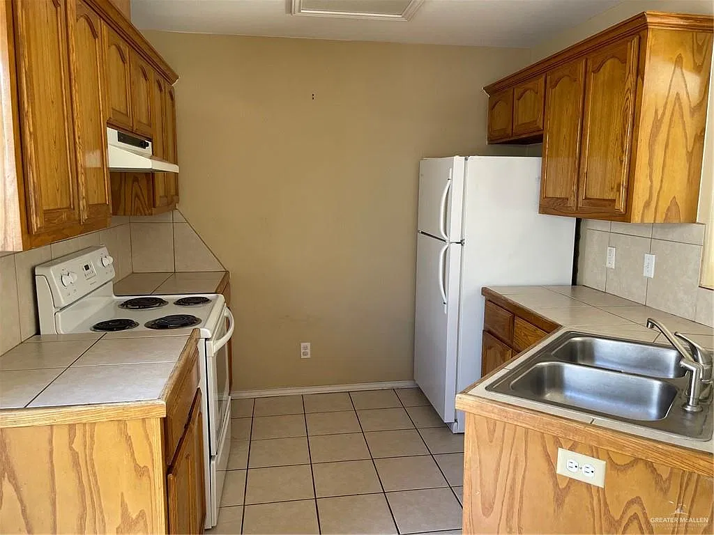 2 bed, 2.0 bath, 957 sqft, $800 — Photo 4