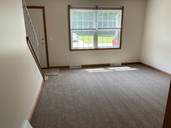 2962 Lena Ct, Erie, PA 16506