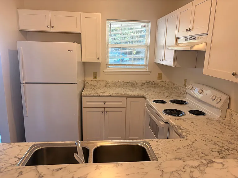 5054 Lamppost Cir — Photo 6