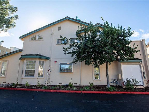 3rd image of 4173 El Camino Real APT 11
