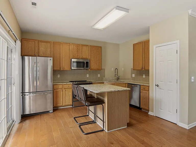 3930 Fountain Village Cir — Photo 11