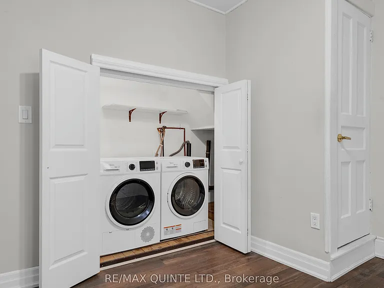 185 Foster Ave — Photo 17