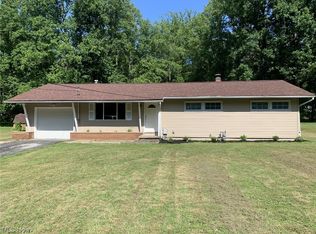7618 Poore Rd, Conneaut, OH 44030