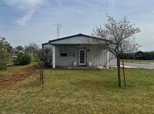 10404 N 2400th Rd, Weatherford, OK 73096