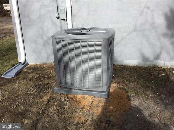 4th image of 312 Seminole Trl
