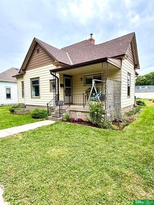 413 N Iowa Ave, York, NE, 68467