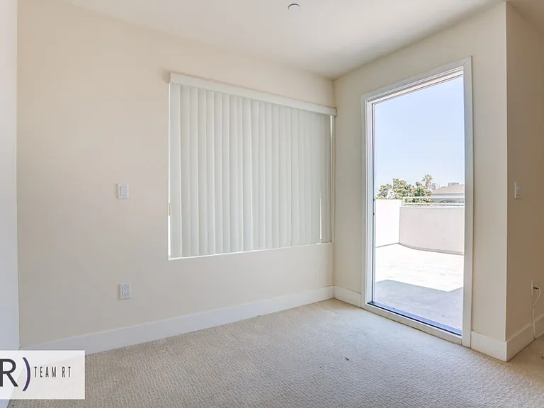 1737 Colby Ave #201 — Photo 36