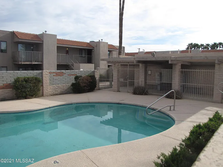 6625 E Golf Links Rd #15 — Photo 18