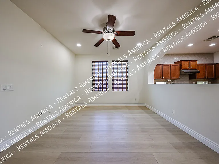 1081 N Mason Dr — Photo 23