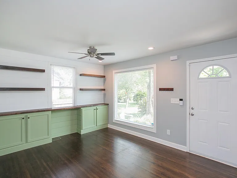 1005 Malquin Dr — Photo 4