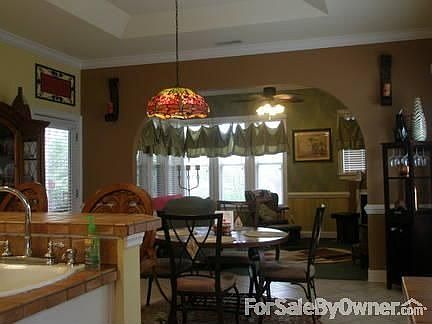 Eat-in Kitchen & Den