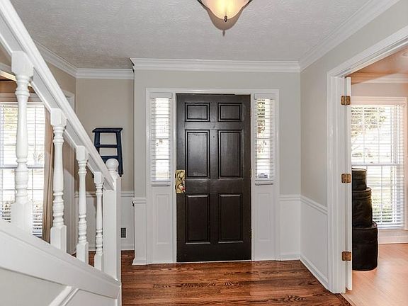 3rd image of 650 Saddle Creek Cir