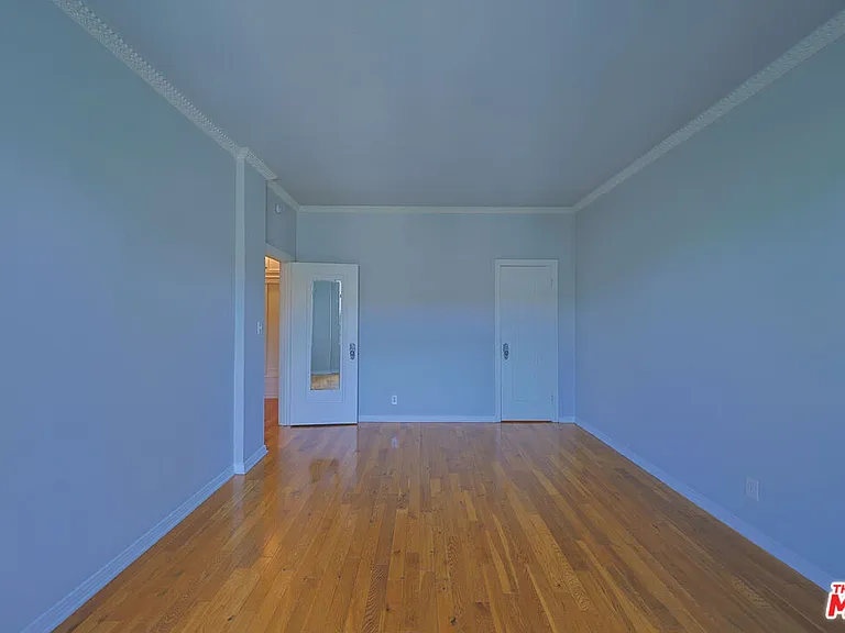 1314 N Hayworth Ave #303 — Photo 16