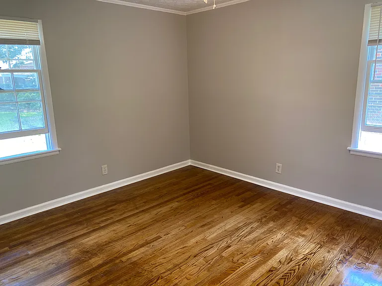 1013 Washington Ave — Photo 3