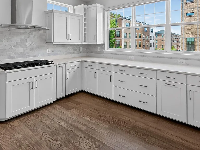 612 Leigh Way — Photo 17