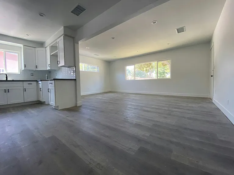 150 N Roberto Ave #146 — Photo 9