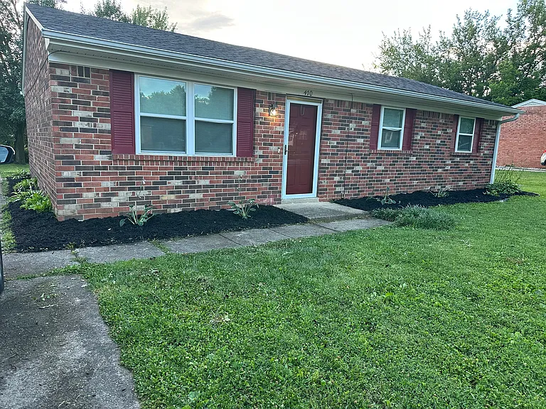 410 Savannah Ave — Photo 24